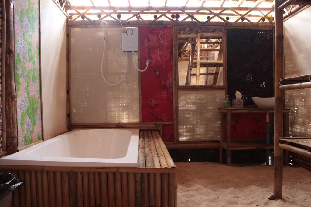 Captain Yut'S Bangalows Koh Lipe Bagian luar foto